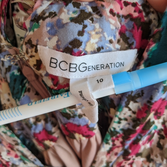 BCBGENERATION floral strappy mini dress sz 10 - Picture 2 of 7